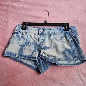 Urban Heritage Acid Wash Low Rise Mini Denim Shorts